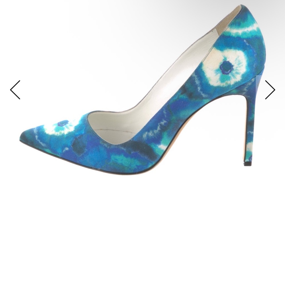 Manolo Blahnik Blue Patterned Heels